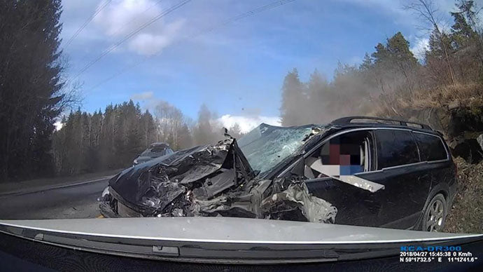 Tai nạn trực diện ở tốc độ 62km/h: Volvo 